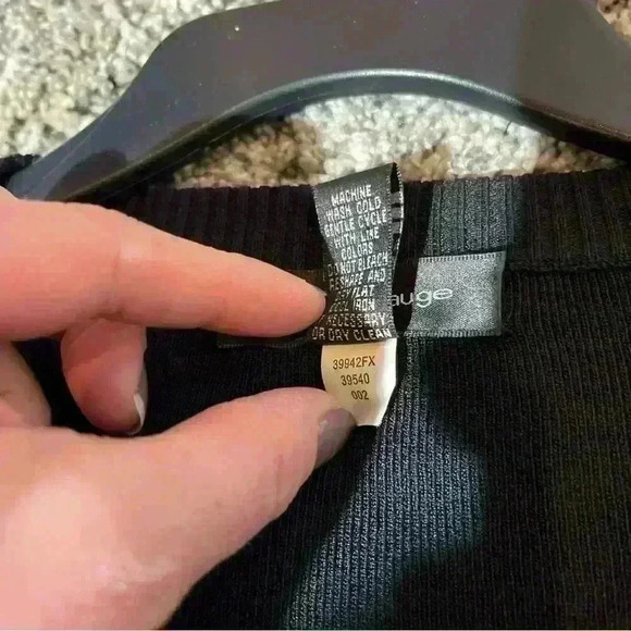 Cable & Gauge Sweater Rivets Knit 3/4 Sleeve Top Black Size M - Picture 6 of 7